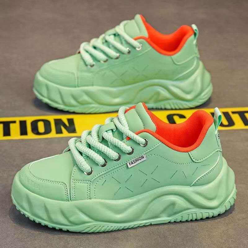 Fashionable Ladies Sneaker